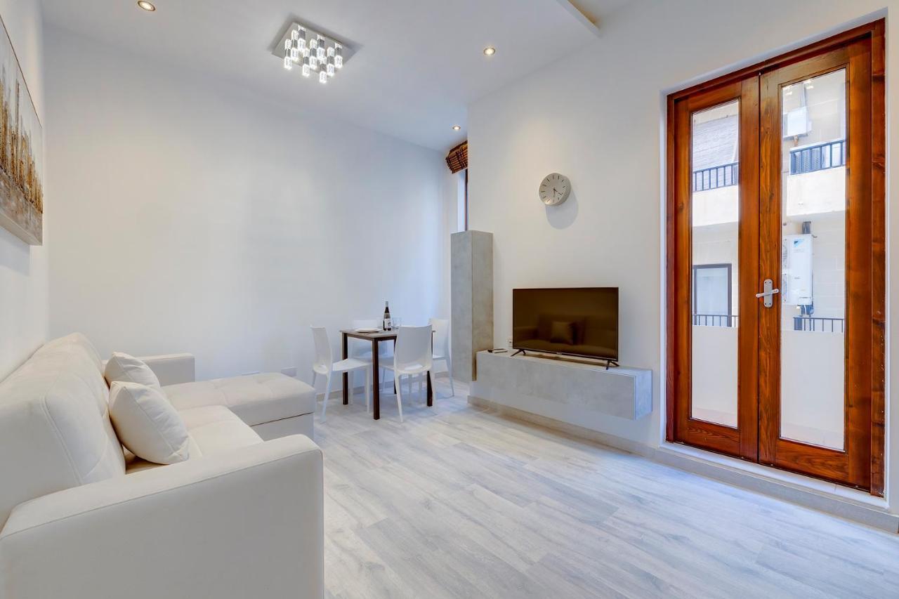 Modern Apartment In The Best Area Of Слима Экстерьер фото